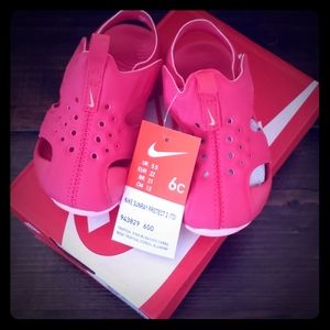 Toddler shoes size T6